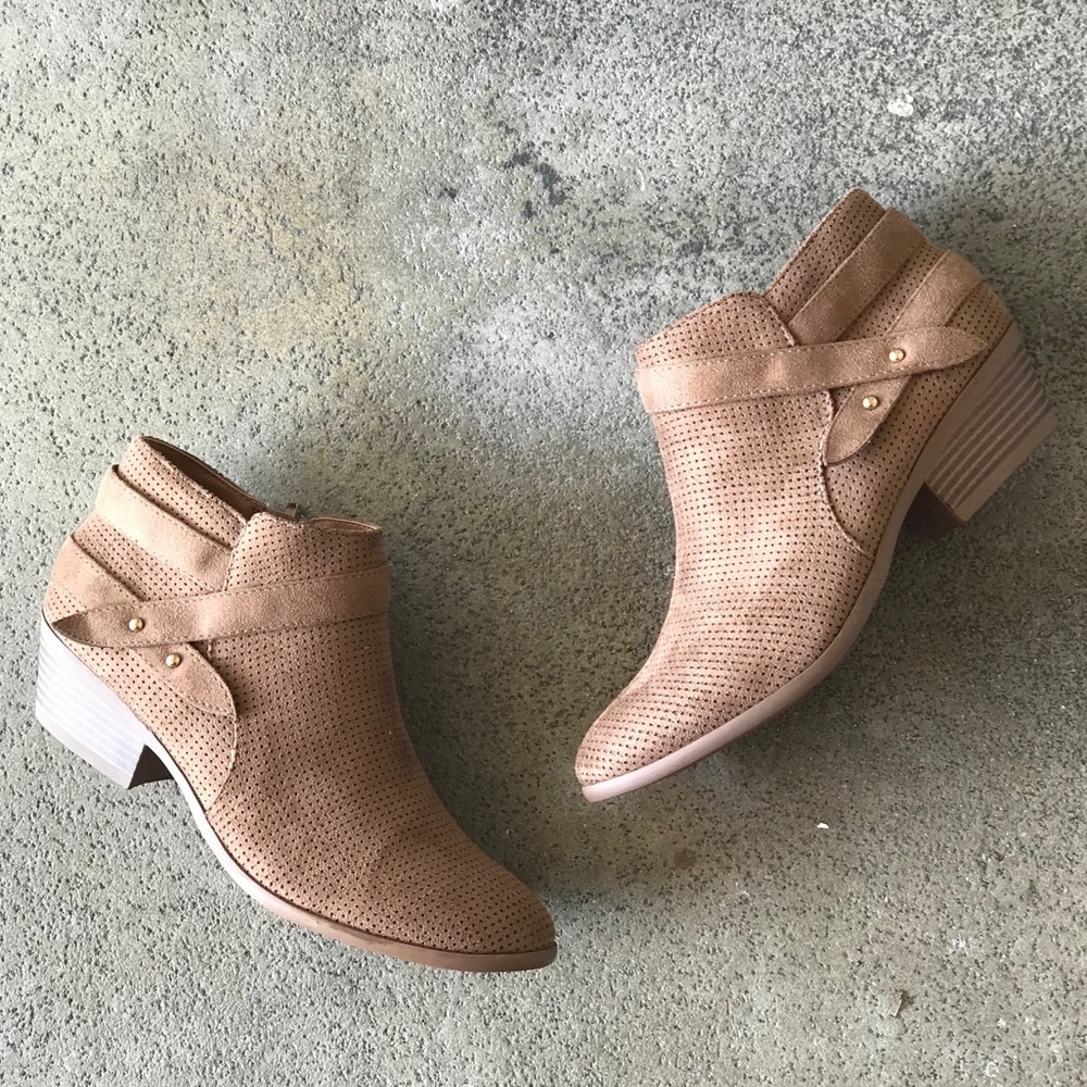 1 Left! Soda Portia Light Tan heeled Ankle Booties - Picture 3 of 8